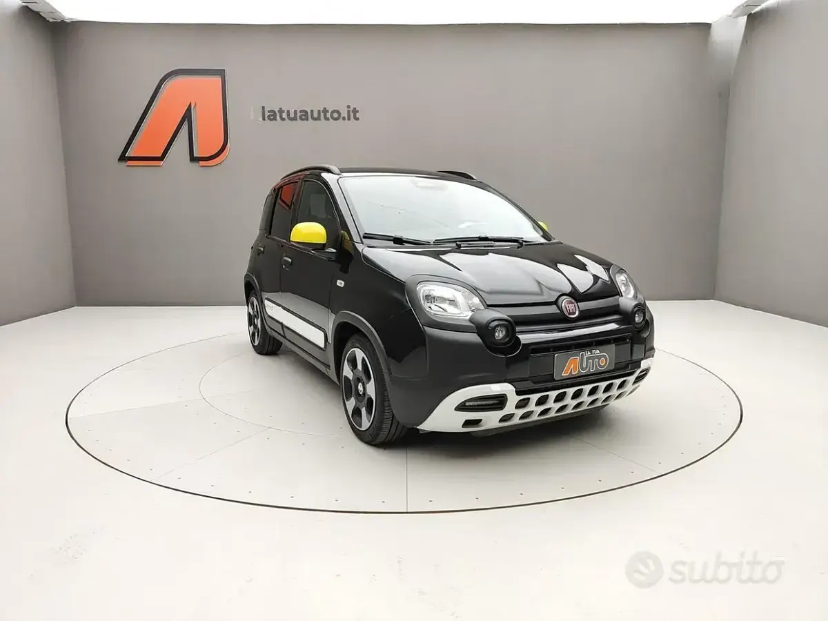 Usata Fiat Panda Cross 69 CV (50 kW) 2025 Nero Utilitaria