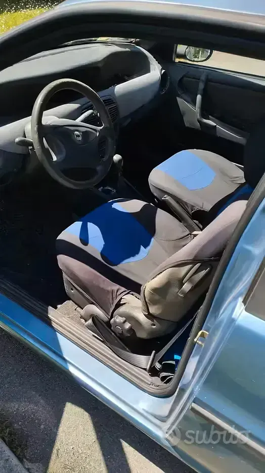 Usata Lancia Ypsilon 60 CV (44 kW) 1999 Blu Utilitaria