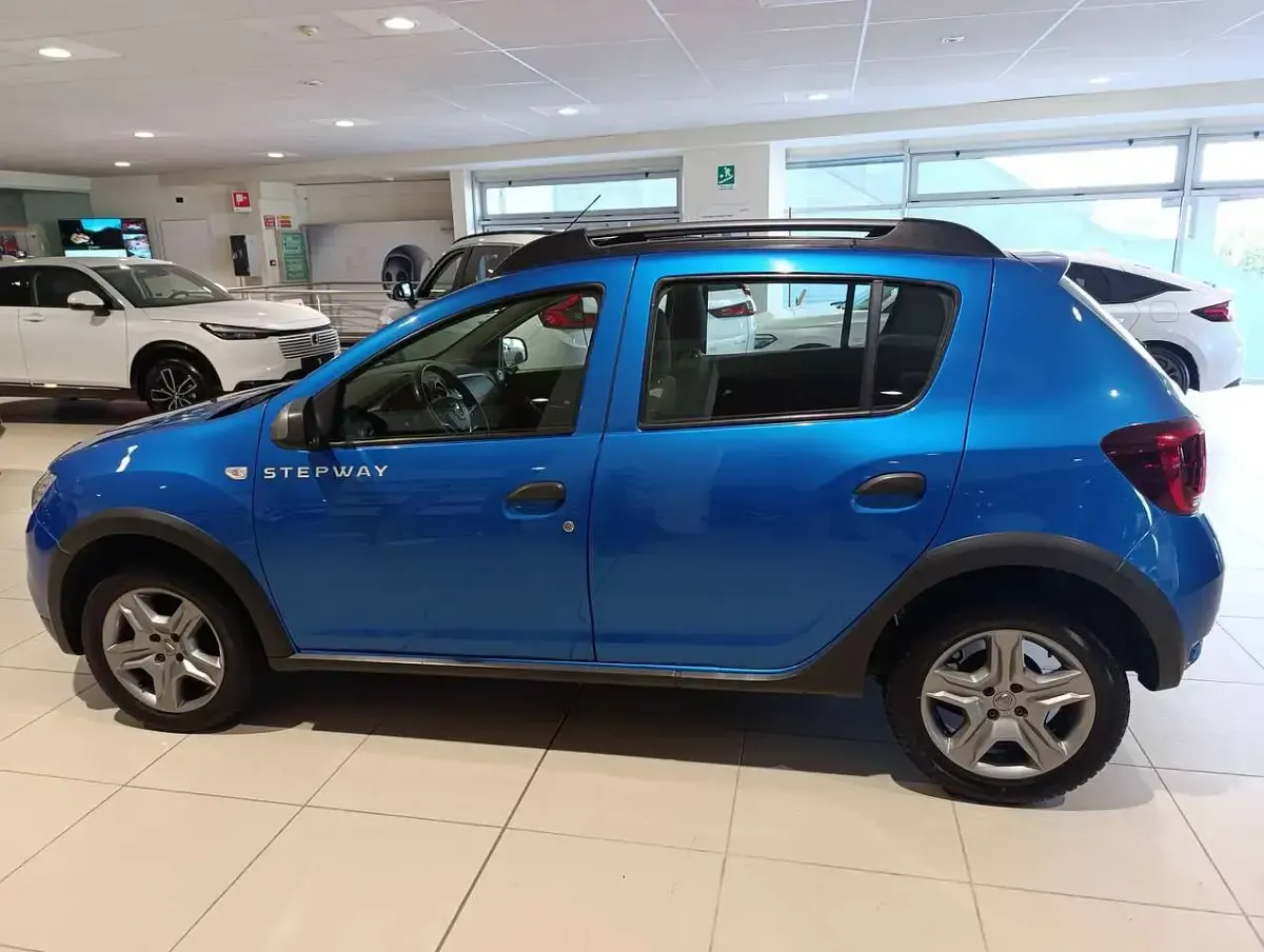 Usata Dacia Sandero Comfort 101 CV (74 kW) 2020 Blu/azzurro Berlina