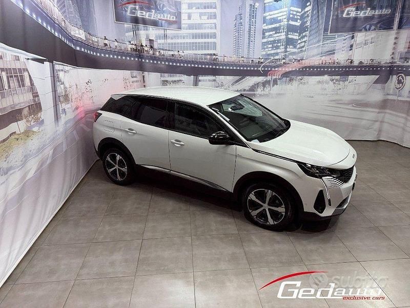 Usata Peugeot 3008 Allure 131 CV (96 kW) 2022 Bianco SUV