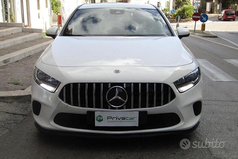 Usata Mercedes A180 Business 115 CV (84 kW) 2019 Bianco Utilitaria