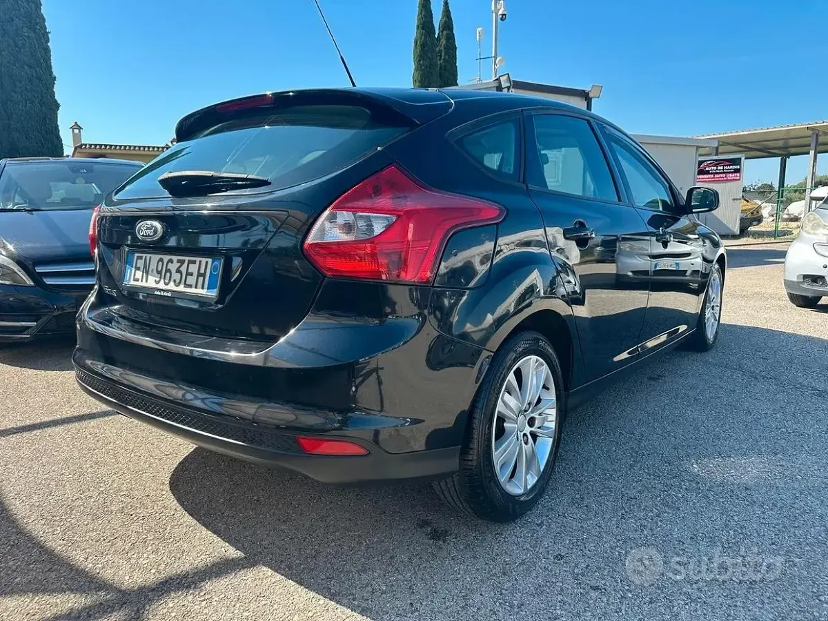 Usata Ford Focus 115 CV (84 kW) 2012 Nero Berlina