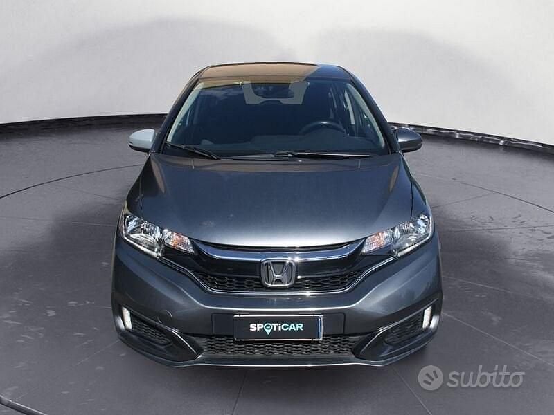 Usata Honda Jazz Trend 101 CV (74 kW) 2018 Grigio Utilitaria
