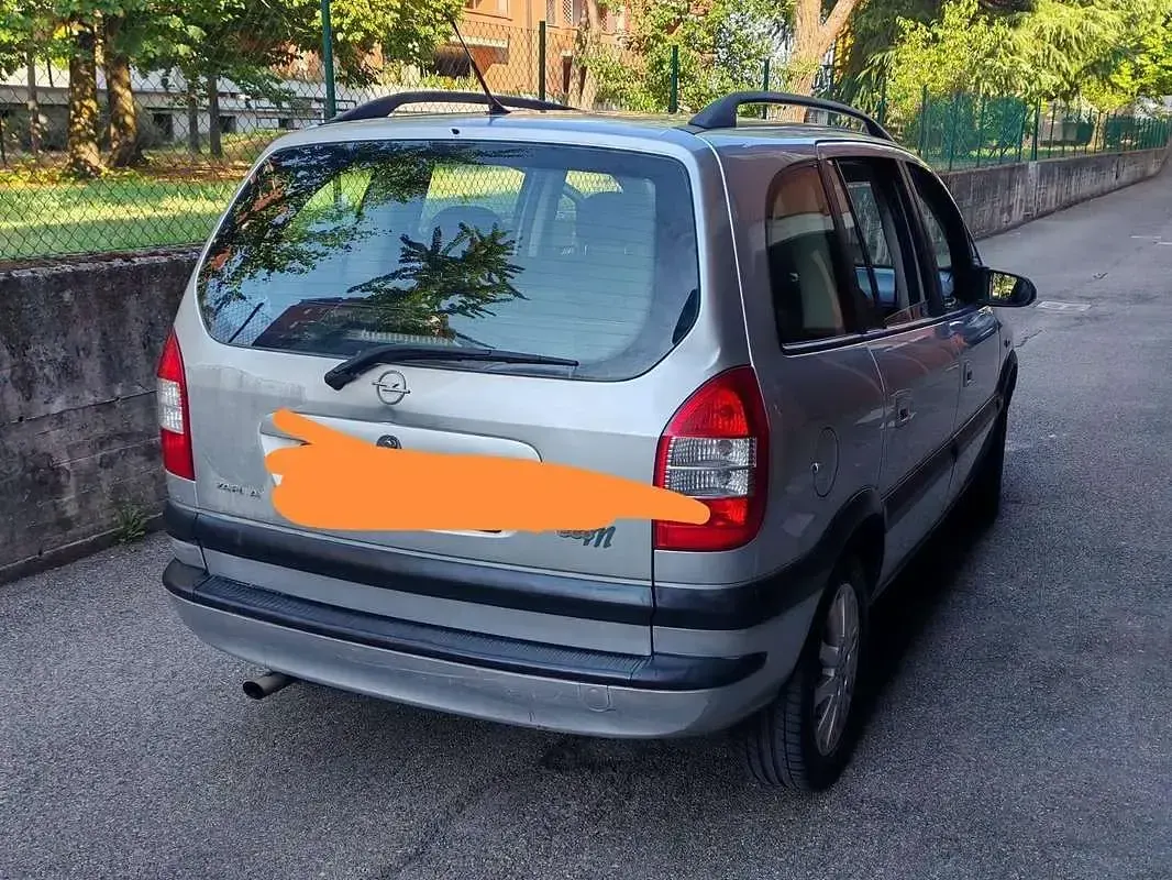 Usata Opel Zafira Elegance 97 CV (71 kW) 2003 Grigio Monovolume