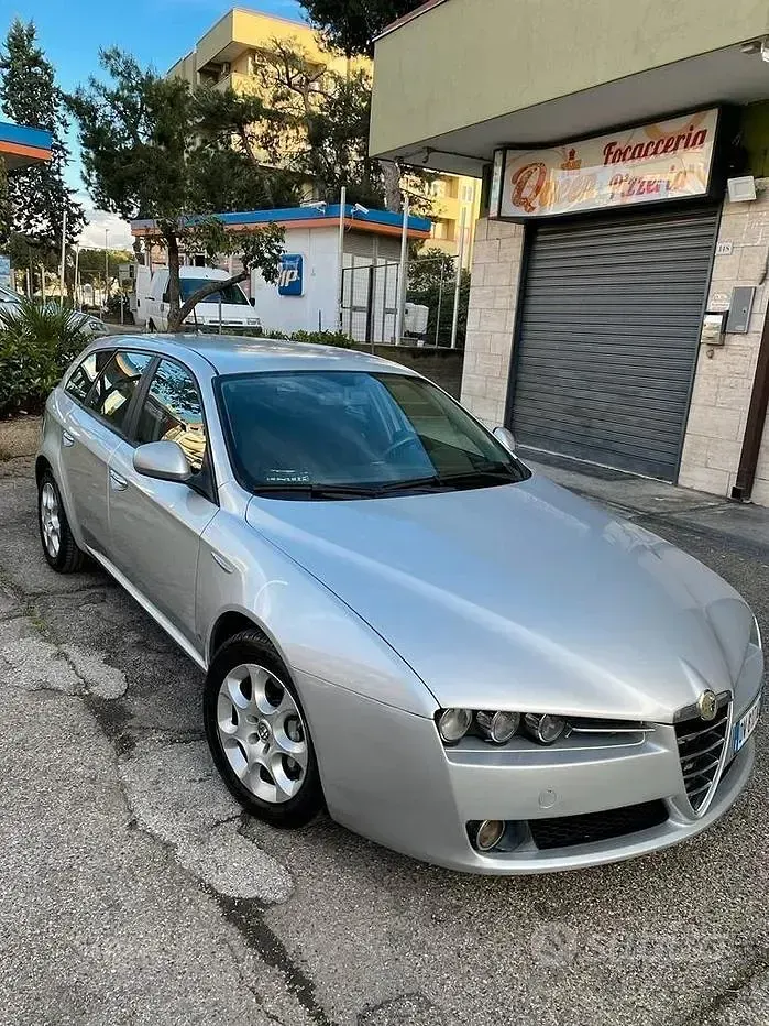 Usata Alfa Romeo 159 Progression 150 CV (110 kW) 2010 Grigio Station wagon
