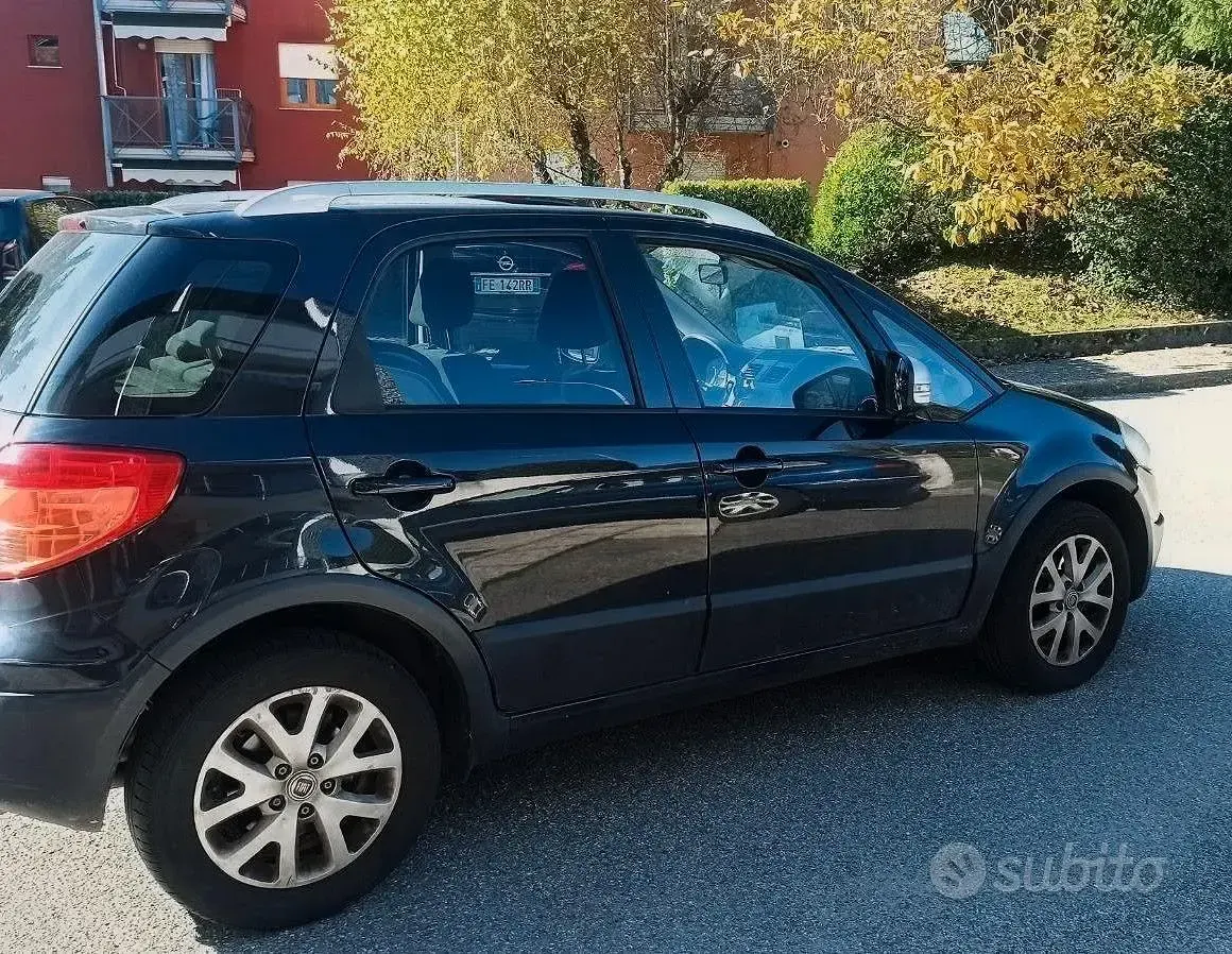 Usata Fiat Sedici Dynamic 135 CV (99 kW) 2013 Nero SUV