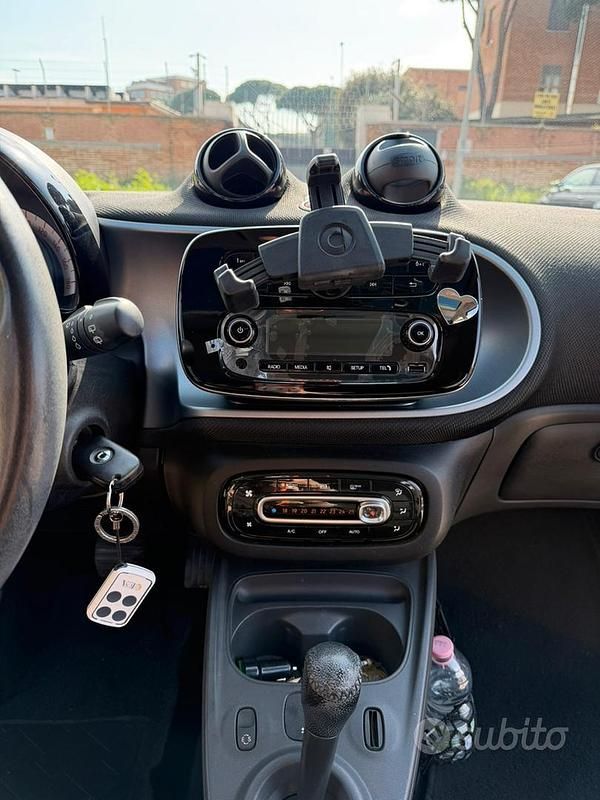 Usata Smart ForFour 71 CV (52 kW) 2019 Nero Utilitaria