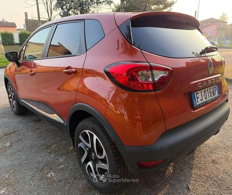 Usata Renault Captur Intens 90 CV (66 kW) 2017 Arancione SUV