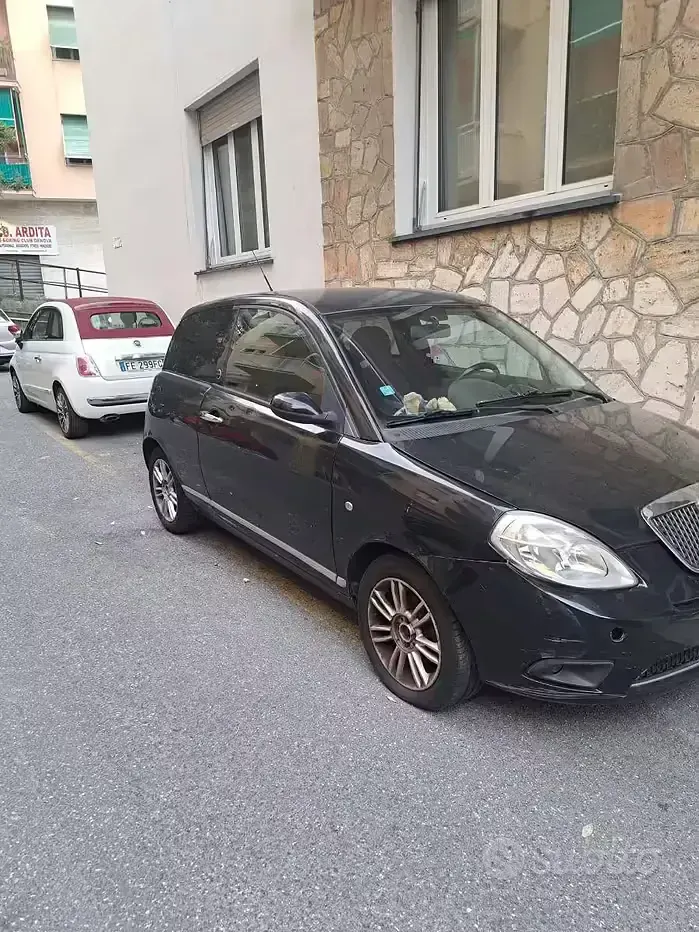 Usata Lancia Ypsilon 77 CV (56 kW) 2009 Nero Utilitaria