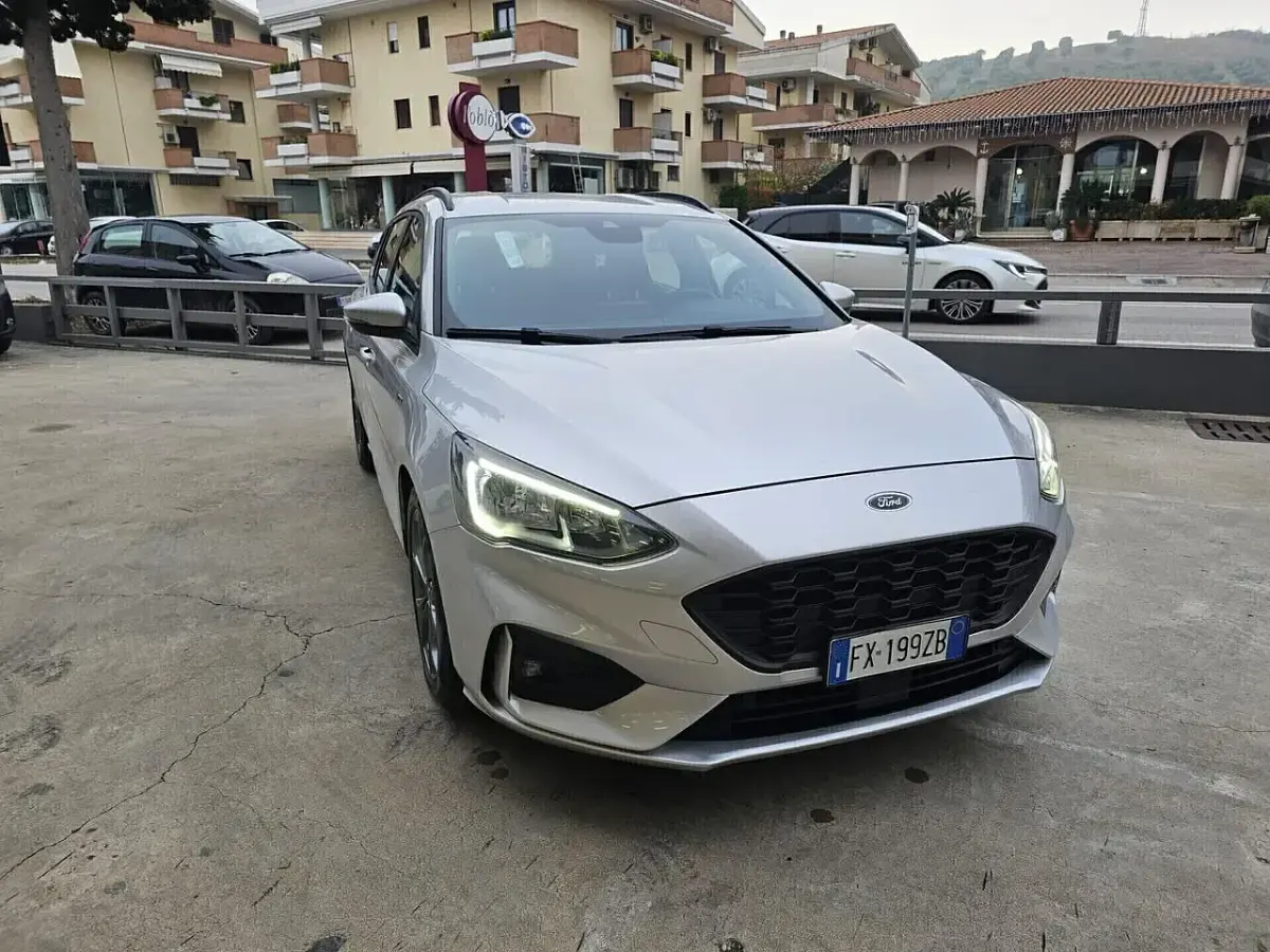Usata Ford Focus ST-Line 149 CV (109 kW) 2019 Argento Station wagon