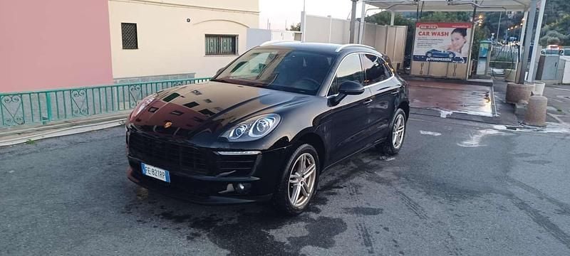 Używany Porsche Macan 250 KM (183 kW) 2016 Czarny SUV