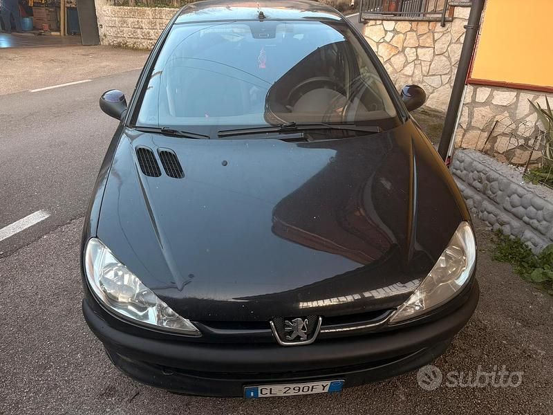 Usata Peugeot 206 68 CV (50 kW) 2004 Nero Berlina