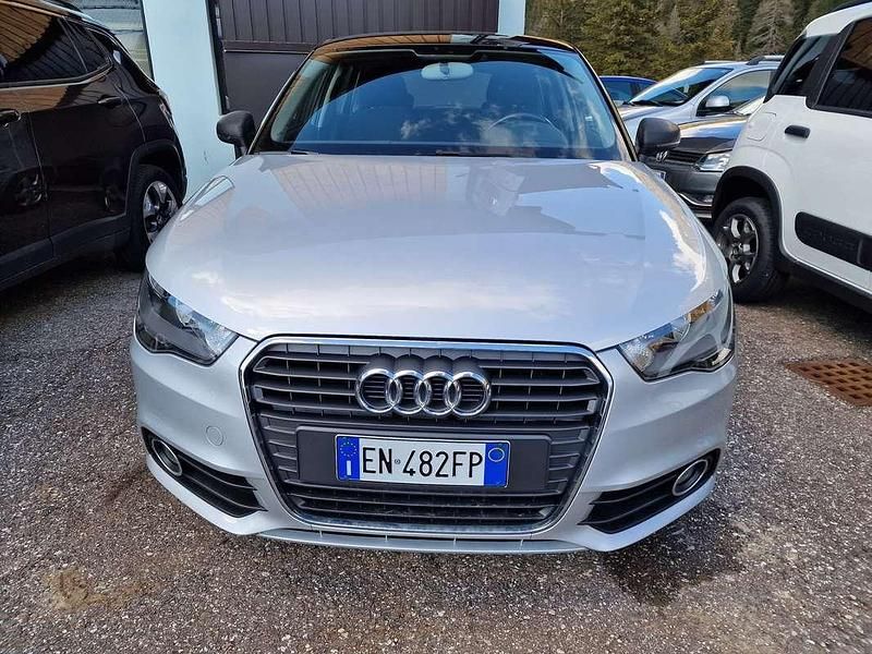 Usata Audi A1 Sportback Attraction 86 CV (63 kW) 2012 Argento Utilitaria