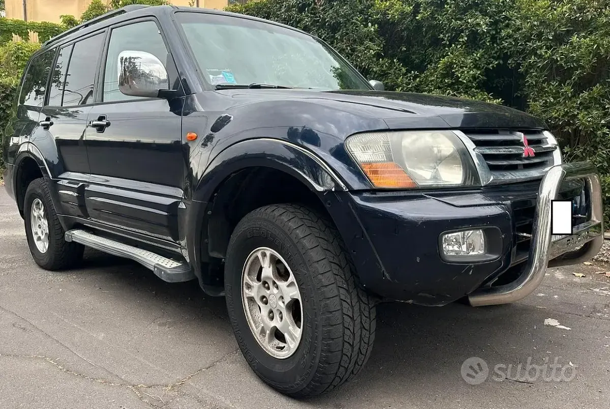 Usata Mitsubishi Pajero 165 CV (121 kW) 2001 Bluazzurro SUV