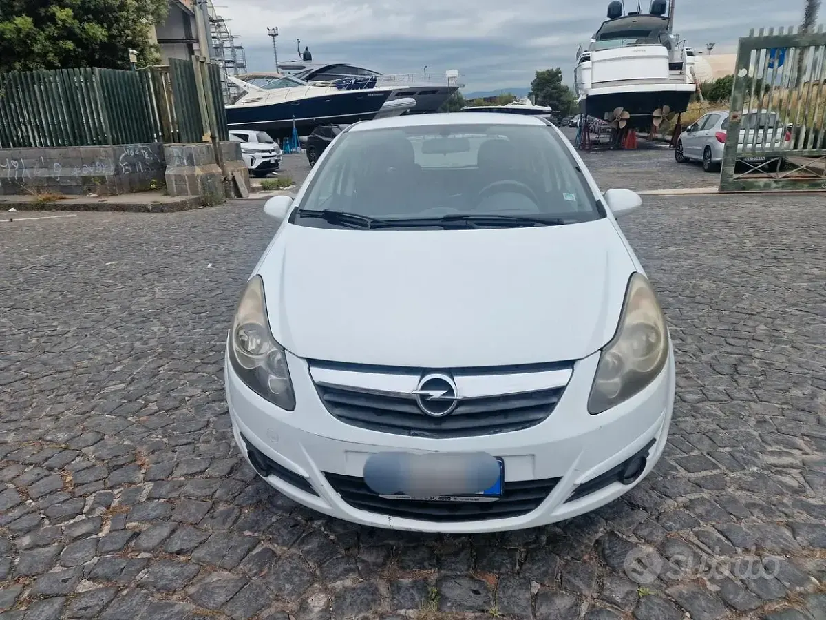 Usata Opel Corsa Cosmo 80 CV (58 kW) 2010 Bianco Utilitaria