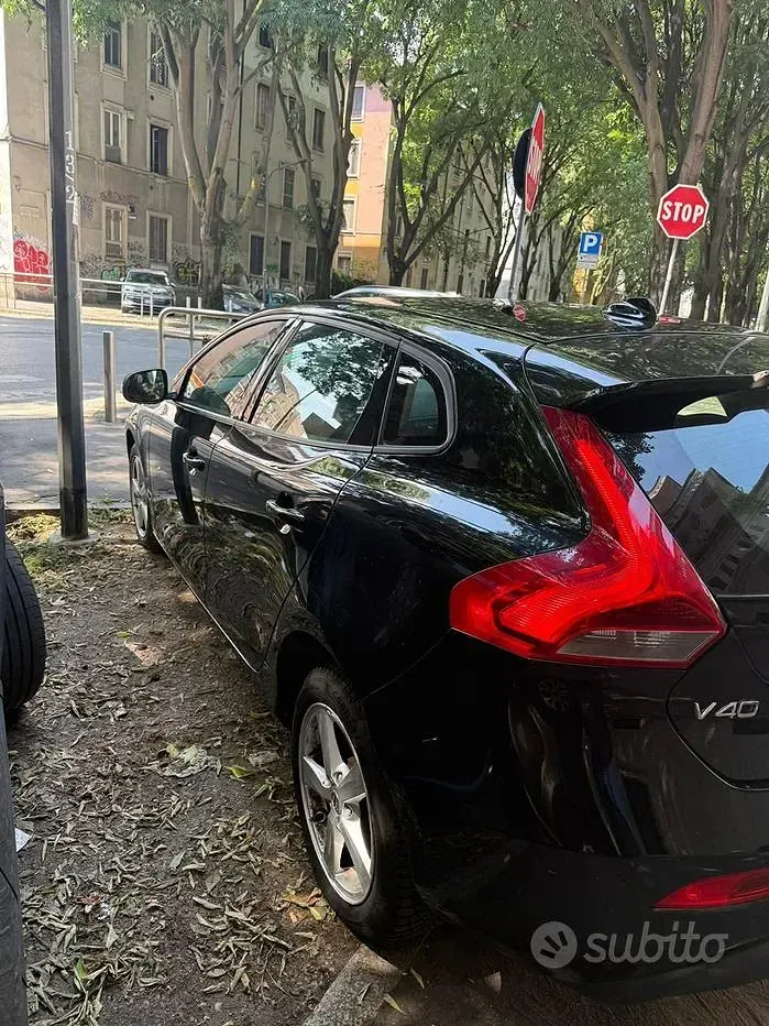 Usata Volvo V40 120 CV (88 kW) 2018 Berlina
