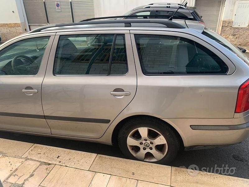 Gebraucht Skoda Octavia 105 PS (77 kW) 2008 Kombi