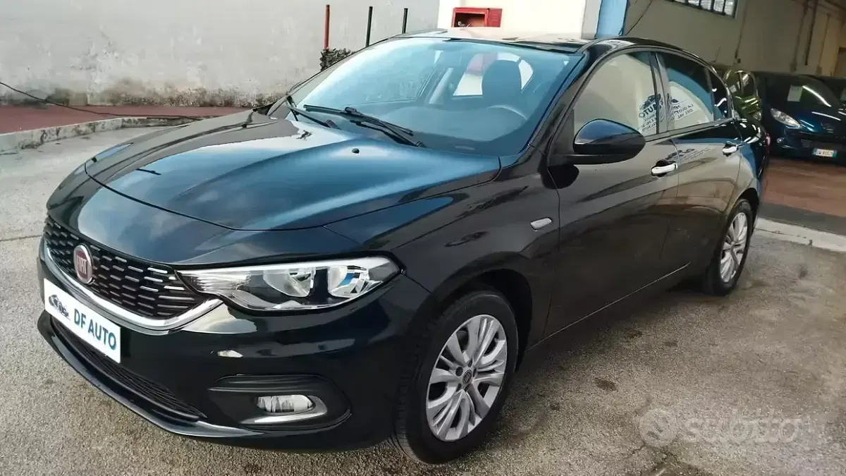 Occasion Fiat Tipo Lounge 95 ch (69 kW) 2017 Bleue Berline