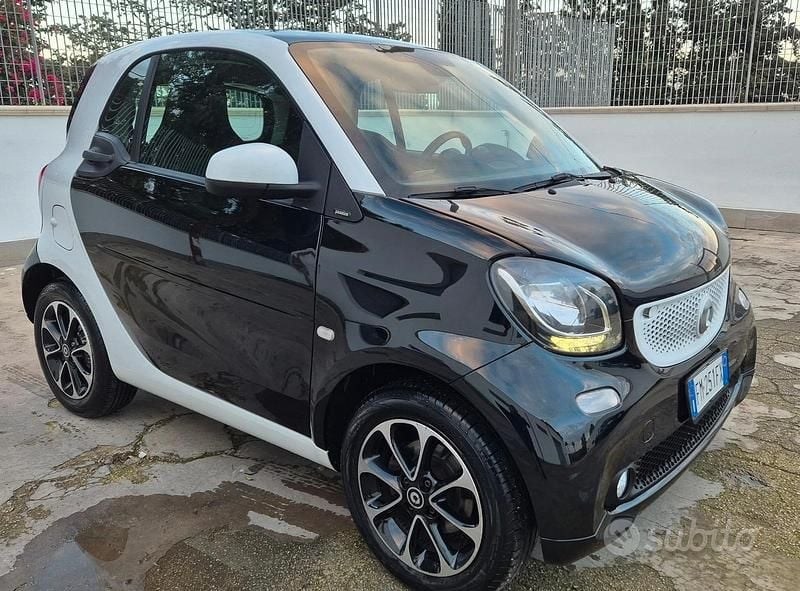 Nero Usata 2017 Smart ForTwo Coupé Passion Coupé | 10.900 € (Buon prezzo) - Immagine 1/4