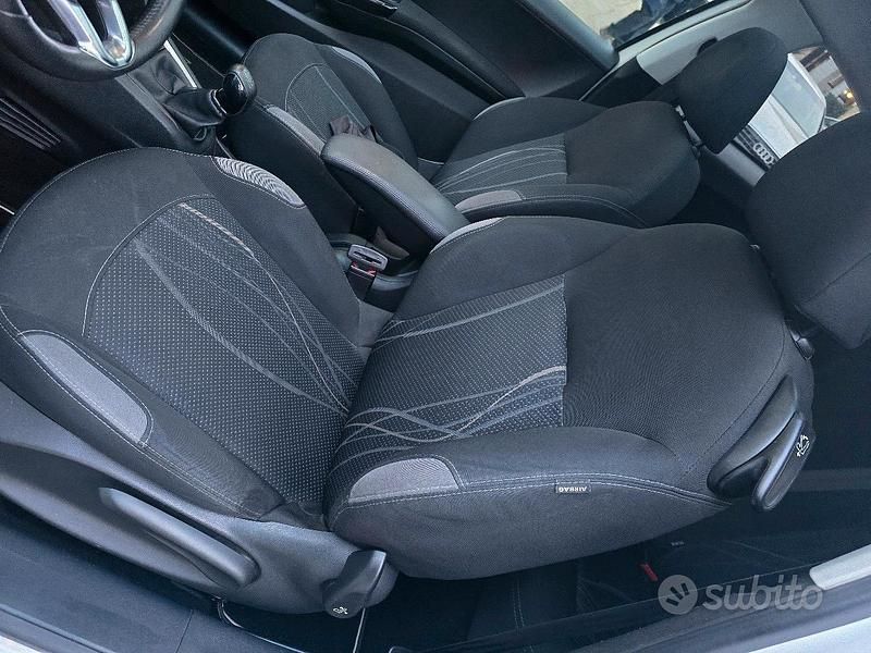 Usata Peugeot 208 Allure 68 CV (50 kW) 2013 Bianco Utilitaria