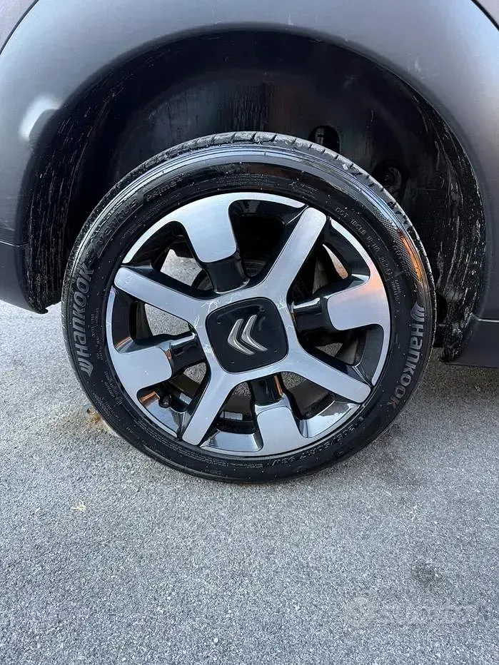 Usata Citroën C4 Cactus Shine 99 CV (72 kW) 2017 Nero Utilitaria
