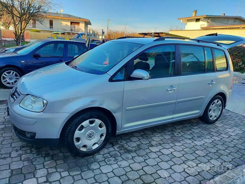 Usata VW Touran 105 CV (77 kW) 2005 Grigio Monovolume