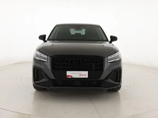 Usata Audi Q2 Ambiente 150 CV (110 kW) 2023 Grigio daytona perlato SUV