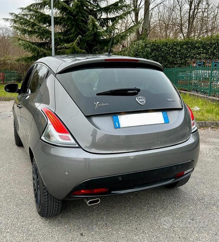 Usata Lancia Ypsilon S 69 CV (50 kW) 2021 Grigio Utilitaria