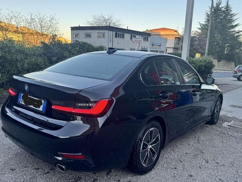 Begagnad BMW 316 Advantage 122 HK (89 kW) 2022 Svart Sedan