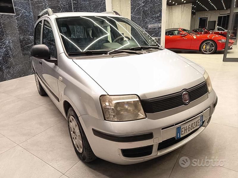 Usata Fiat Panda Dynamic 69 CV (50 kW) 2011 Grigio scuro Utilitaria