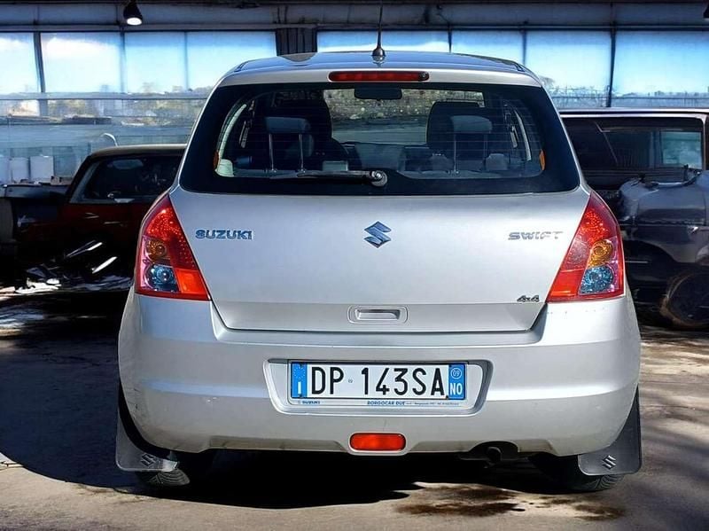 Usata Suzuki Swift GL 91 CV (66 kW) 2009 Argento Utilitaria