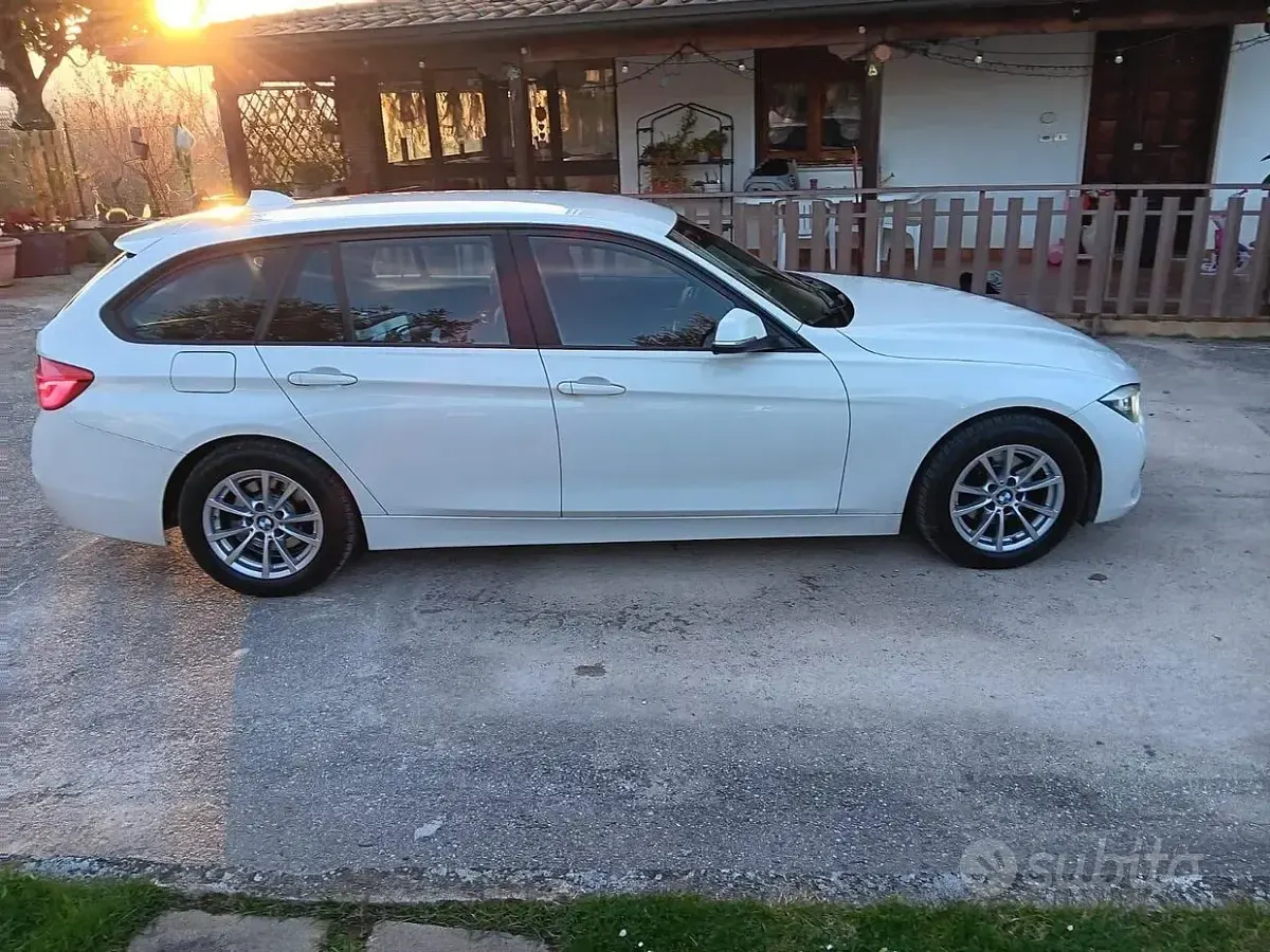 Usata BMW 318 150 CV (110 kW) 2015 Bianco Station wagon