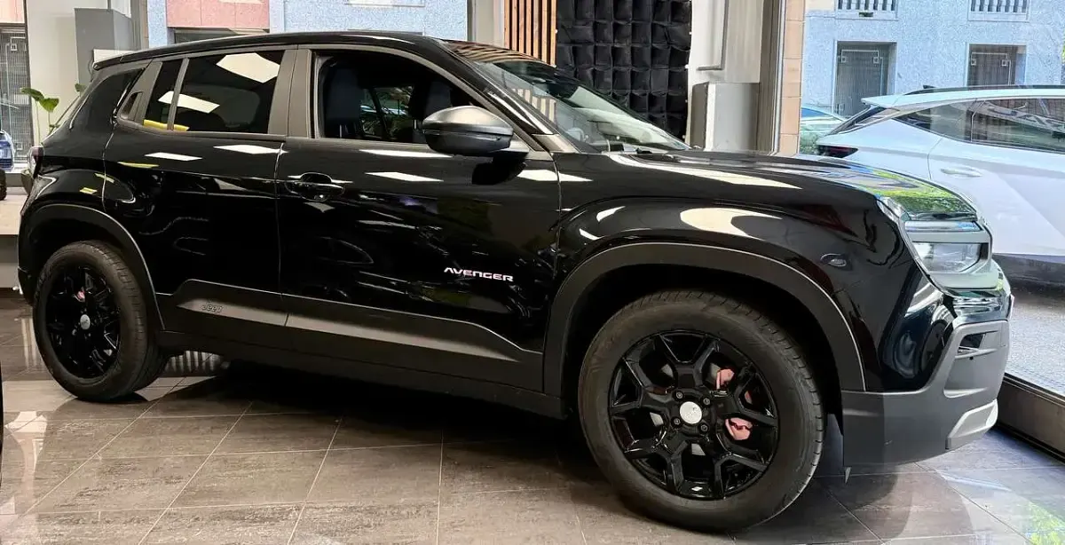Usata Jeep Avenger Altitude 101 CV (74 kW) 2023 Nero vulcano SUV