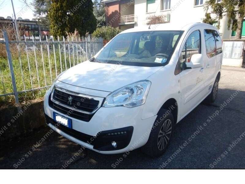 Banchisa Usata 2018 Peugeot Partner Tepee Active Monovolume | 15.950 € (Molto cara) - Immagine 1/4