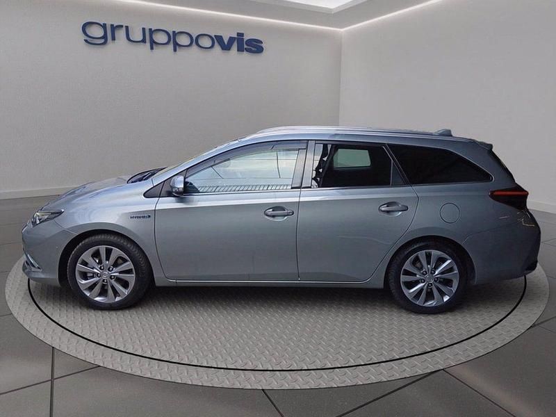 Usata Toyota Auris Touring Sports Lounge 136 CV (100 kW) 2017 Grigio metallizzato Station wagon