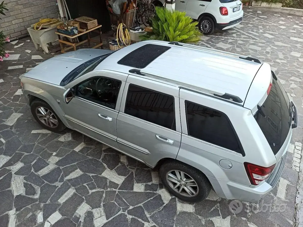 Usata Jeep Grand Cherokee 218 CV (160 kW) 2009 Grigio SUV