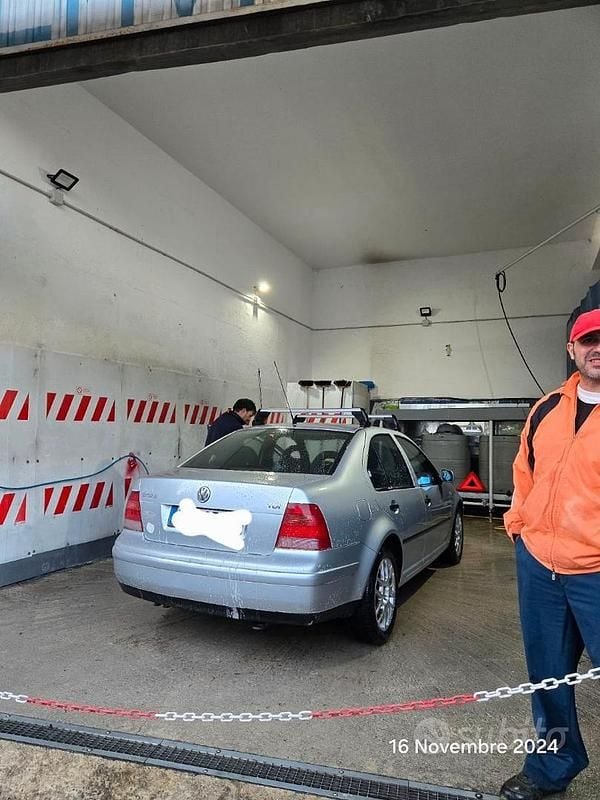 Usata VW Bora 101 CV (74 kW) 2001 Grigio Berlina