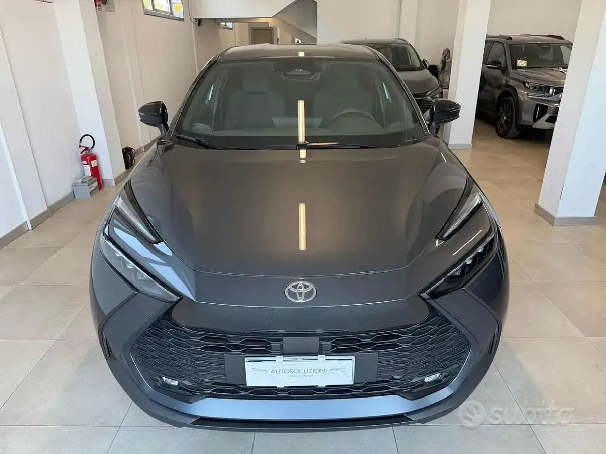 Usata Toyota C-HR Trend 98 CV (72 kW) 2025 Grigio SUV