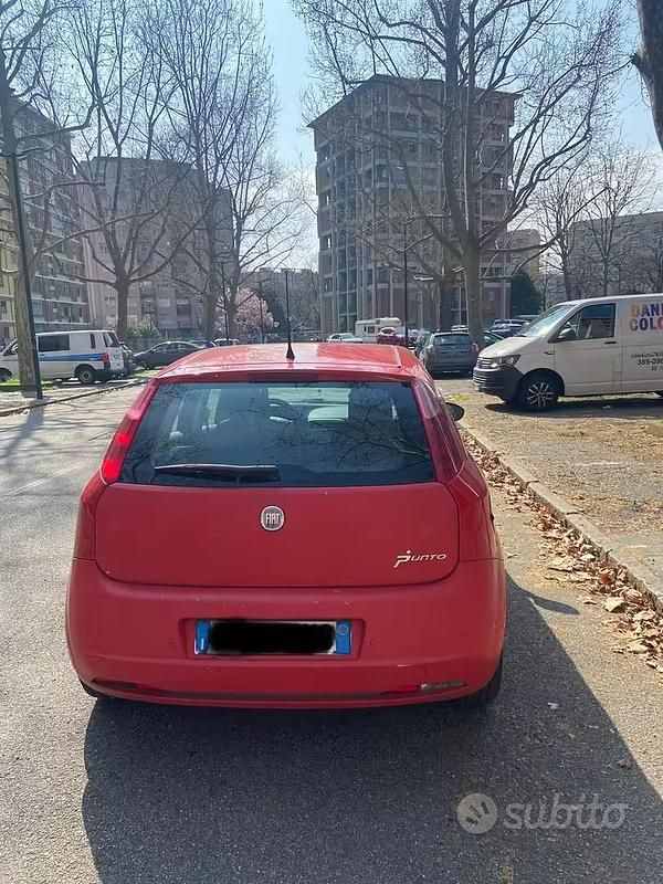 Usata Fiat Grande Punto 65 CV (47 kW) 2008 Rosso Utilitaria