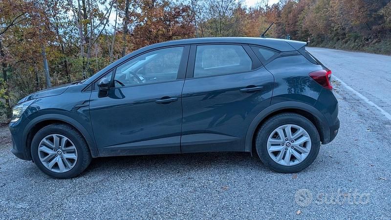 Usata Renault Captur Equilibre 100 CV (73 kW) 2023 Blu SUV