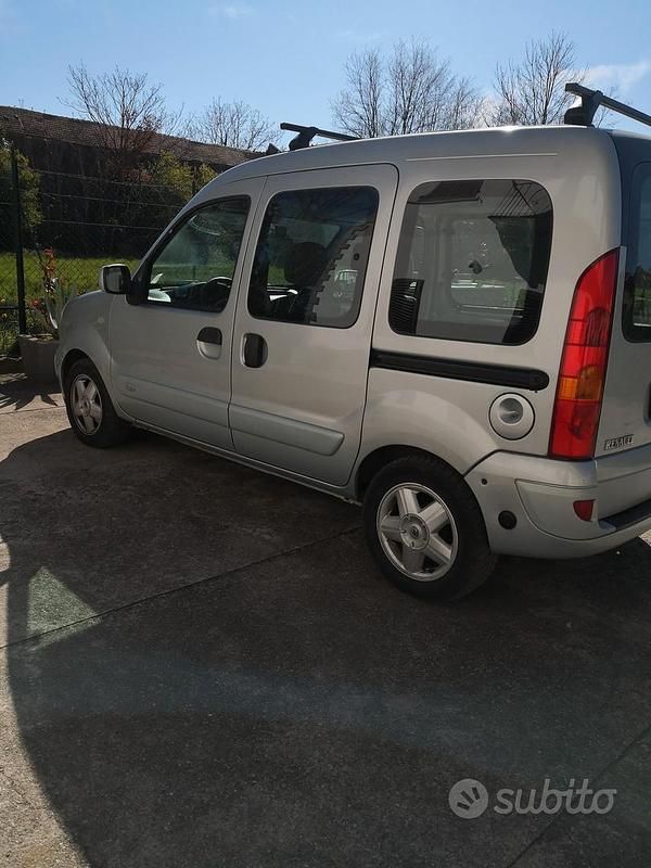 Usata Renault Kangoo 106 CV (77 kW) 2007 Grigio Monovolume
