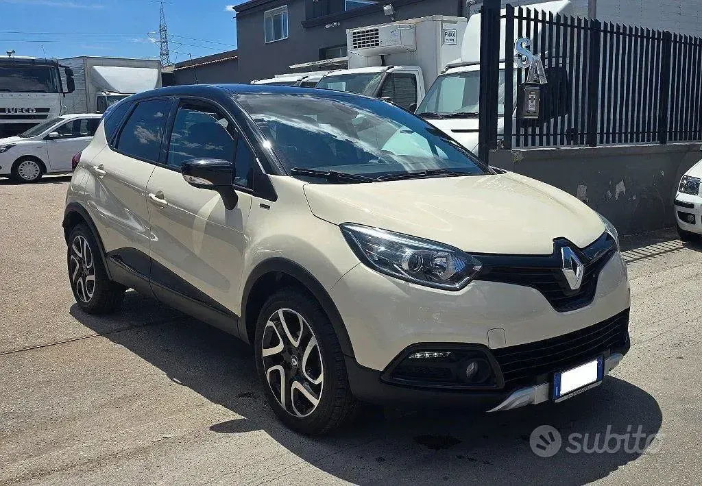 Usata Renault Captur 90 CV (66 kW) 2017 Beige SUV
