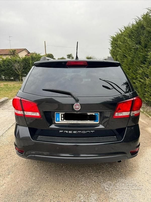 Usata Fiat Freemont 140 CV (102 kW) 2015 Nero SUV
