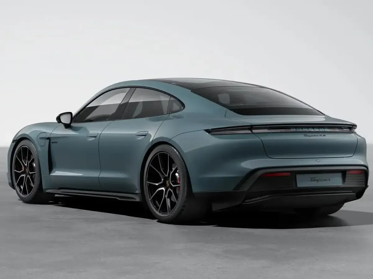 Nuova Porsche Taycan 4S Black Edition 2026 Pale blue metallizzato Berlina