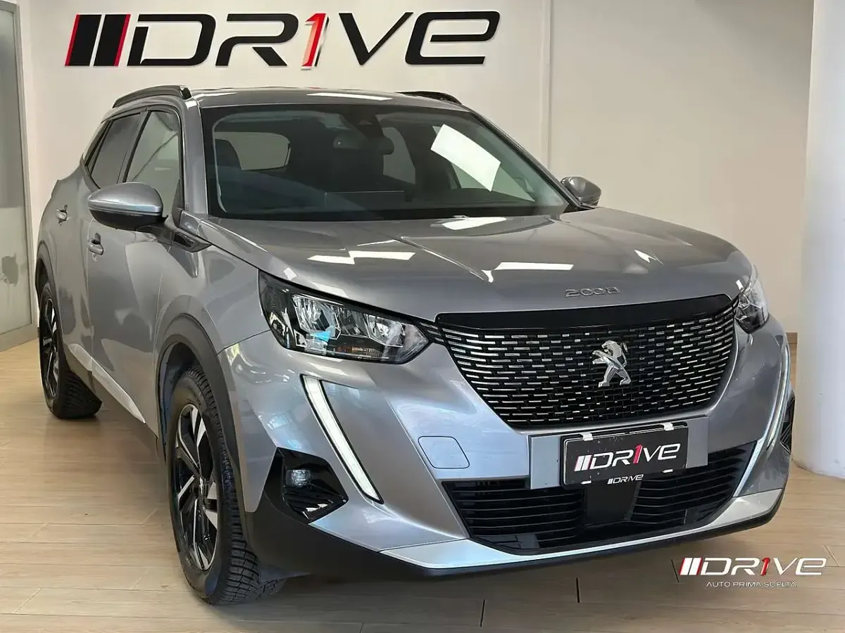 Usata Peugeot 2008 S 131 CV (96 kW) 2020 Grigio SUV