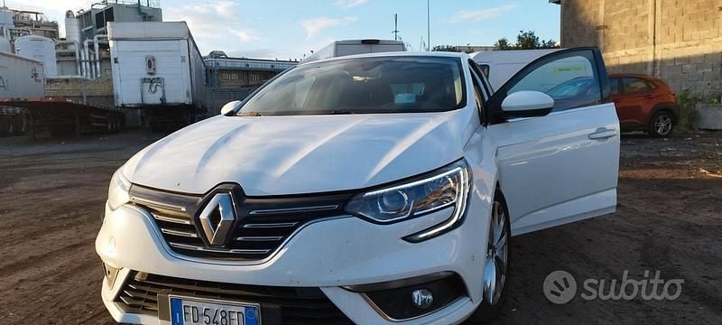 Usata 2016 Renault Mégane IV Intens Tre volumi | 9000 € (Buon prezzo) - Immagine 1/4