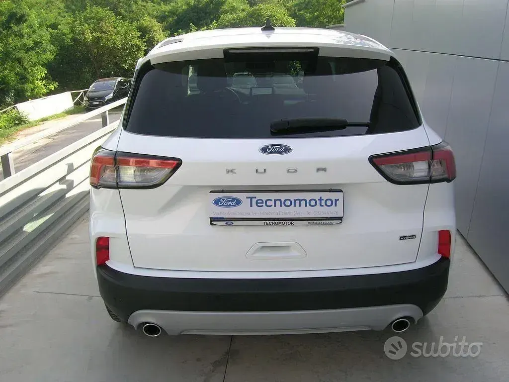 Usata Ford Kuga Titanium 224 CV (164 kW) 2020 Frozen white SUV