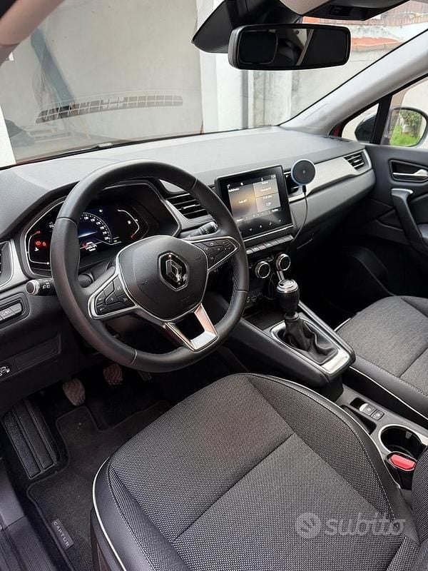 Usata Renault Captur 101 CV (74 kW) 2021 Rosso SUV