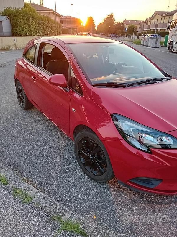 Usata 2015 Opel Corsa Due volumi | 6000 € - Immagine 1/4