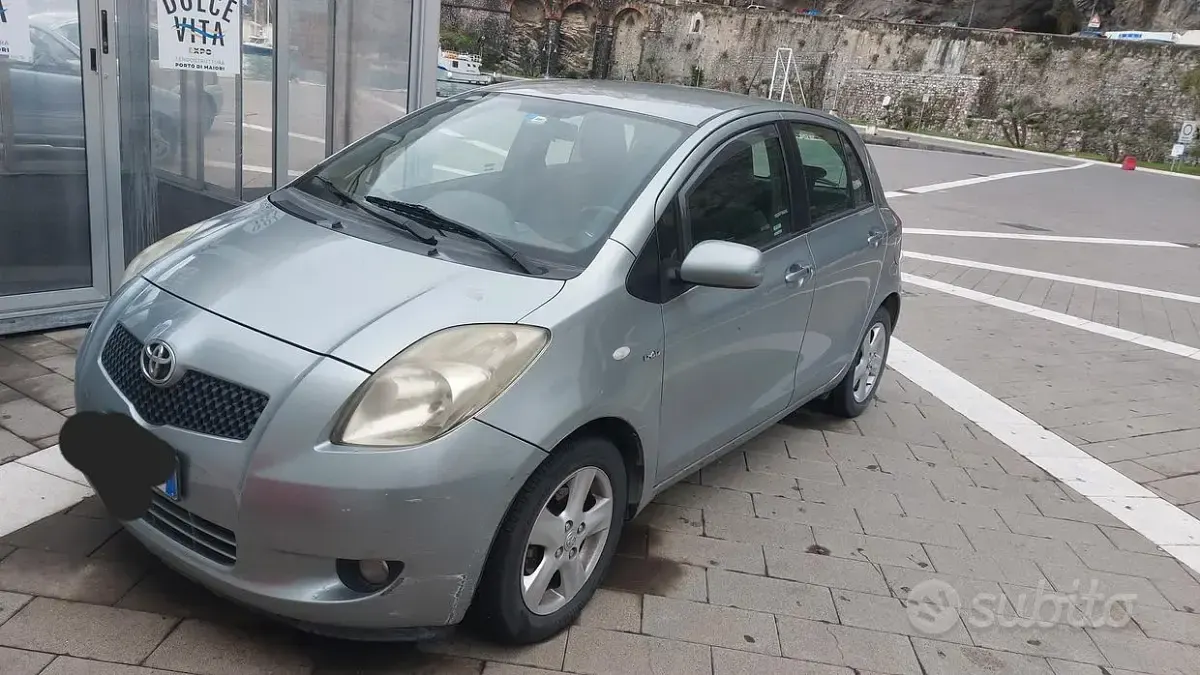 Usata Toyota Yaris 2006 Grigio Berlina